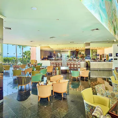 Baia Grande מלון 4*